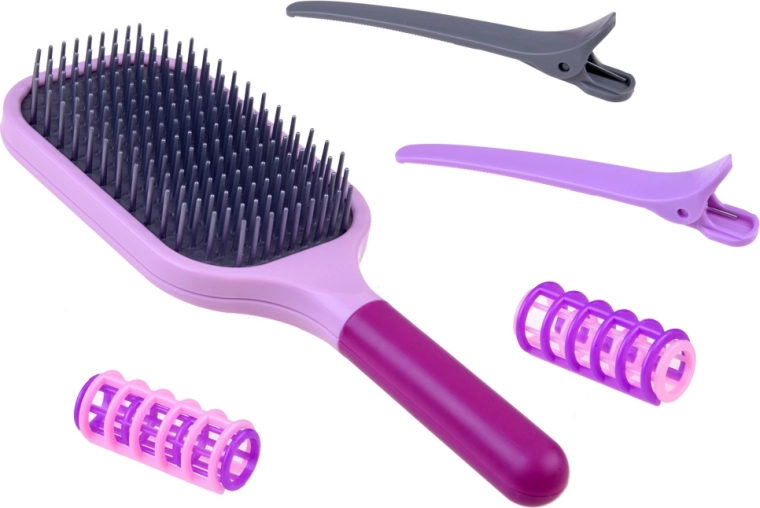 Cepillo, pinzas y rulos para un peinado perfecto