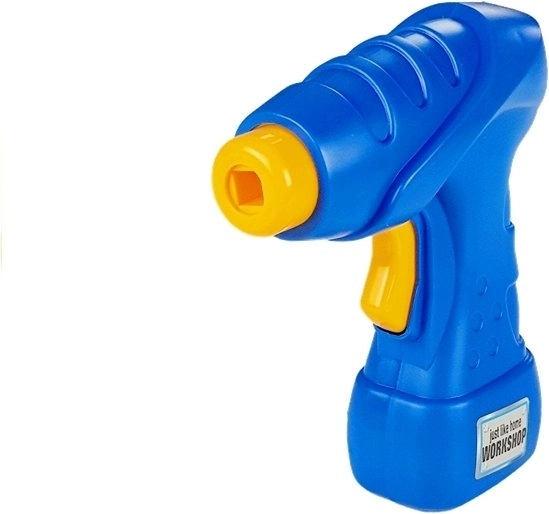 Taladro infantil realista para un juego seguro