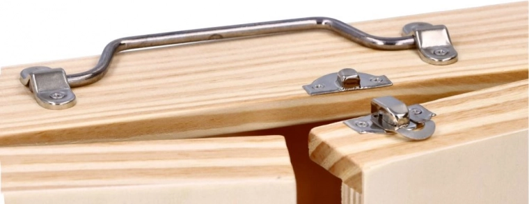 Caja de madera resistente con cierre seguro