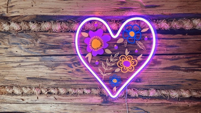 Corazón romántico con motivo floral