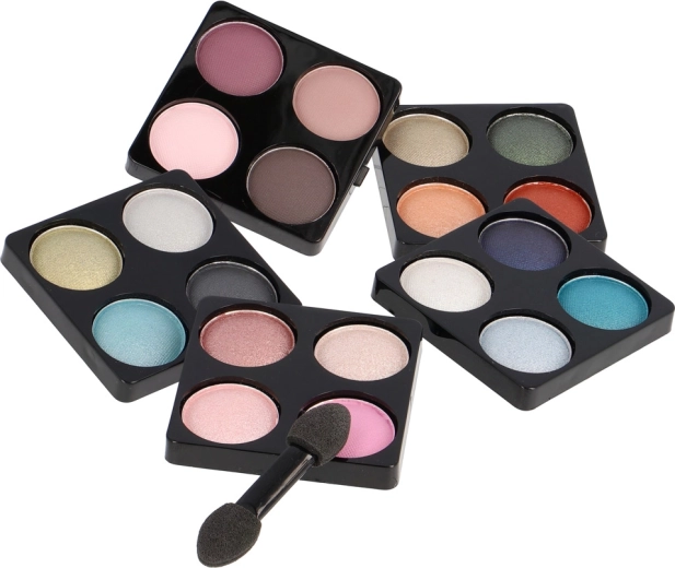 Amplia paleta de sombras y colores