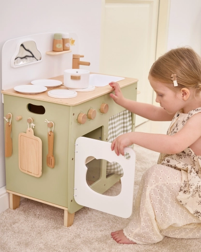 Mesa lateral abatible para más espacio de juego