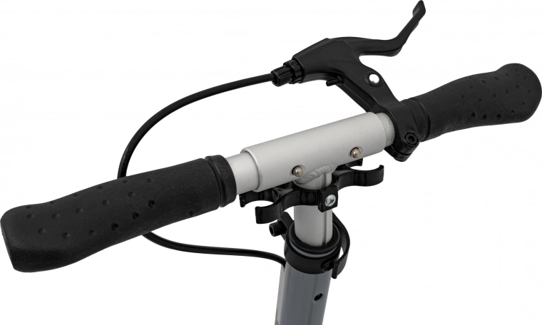 Manillar ajustable y agarre cómodo