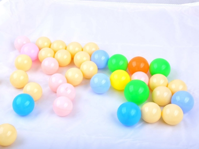 Pelotas de plástico de colores