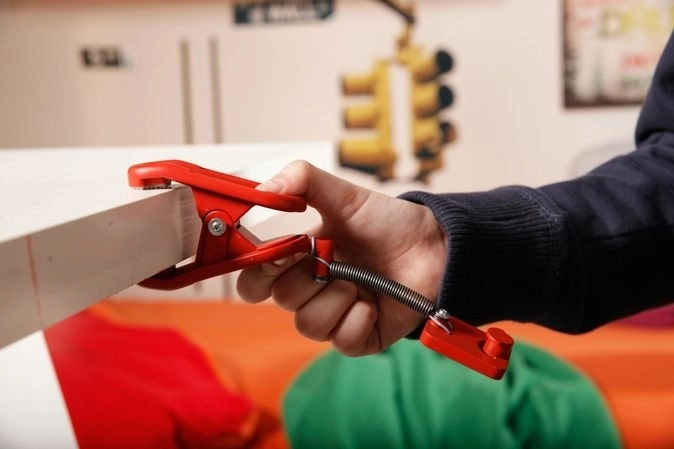 Instalación rápida gracias a pinzas resistentes