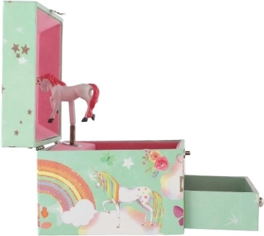 Distribución práctica con espejo y cajón