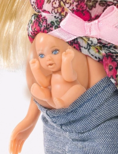 Barriga abatible y bebé en el interior