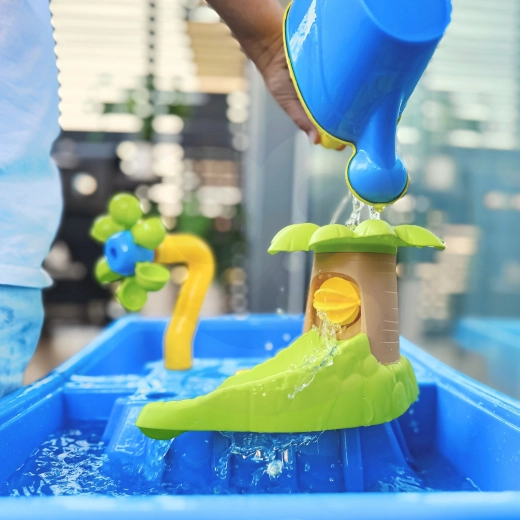 Juego con agua y arena