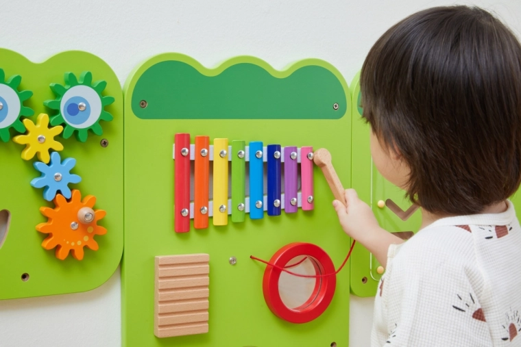 Panel musical con xilófono