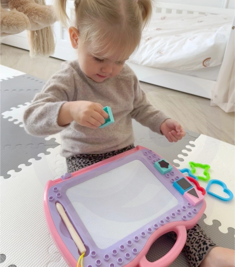 Lápiz, sellos y plantillas para una creación más rica