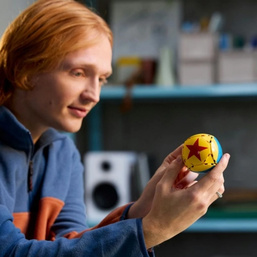 Pelota de Pixar con sorpresas ocultas