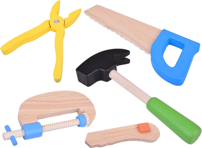 Herramientas de madera de colores para un juego realista