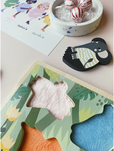 Exploración sensorial con diferentes texturas