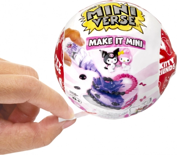 Monta, cura y exhibe