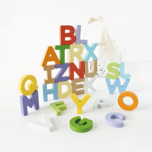 60 letras de madera de colores