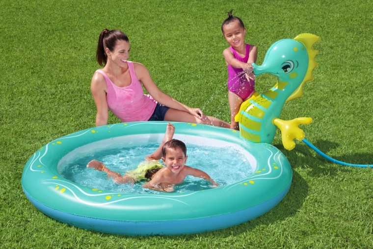 Piscina poco profunda y segura para los más pequeños