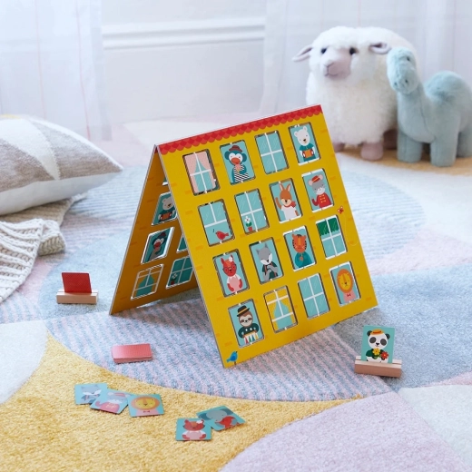 Tablero de juego de doble cara con ventanitas abatibles