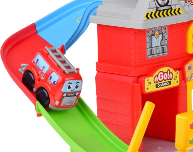 Pista en espiral desde el techo hasta el suelo