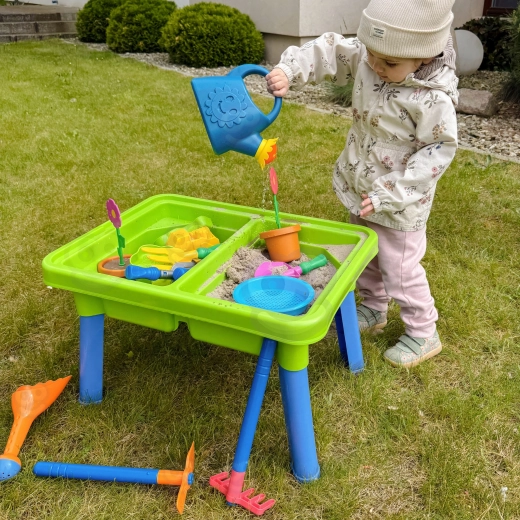 Dos bandejas para agua y arena