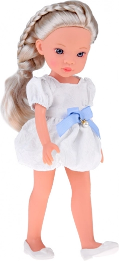 Conjunto elegante con detalle de perla