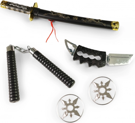 Estrellas arrojadizas y cuchillo adicional