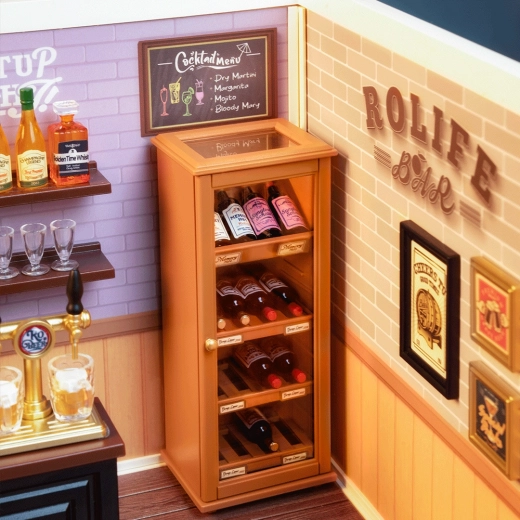 Vinoteca realista y detalles de bar