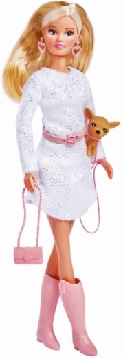 Adorable chihuahua como compañera de juego
