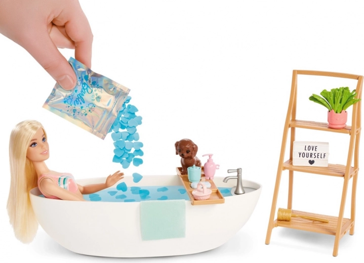Bañera realista y ricos accesorios