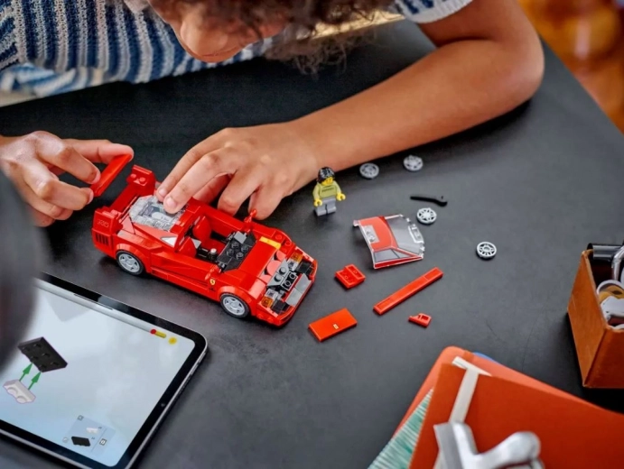Construcción con la app LEGO Builder
