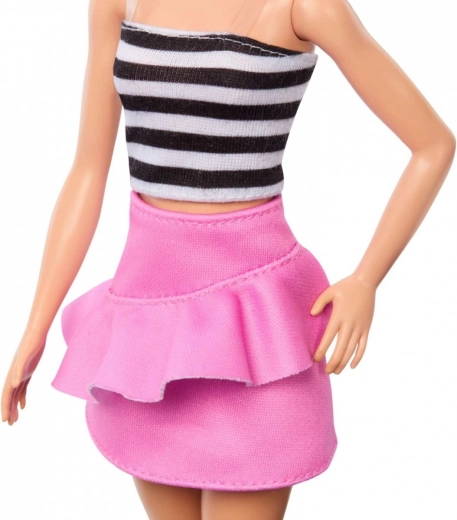 Falda rosa con volantes