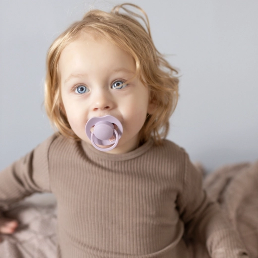 Ligero, resistente y seguro para el desarrollo de la mordida y el habla