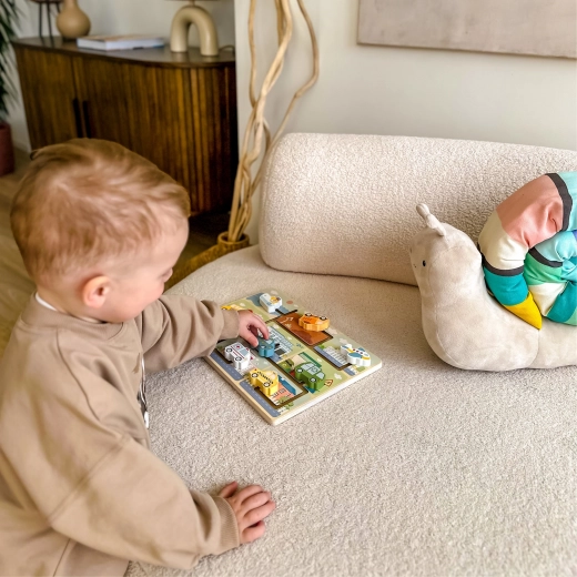 Diseño de madera seguro para manos pequeñas