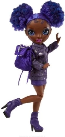 Icónico look morado de Krystal Bailey