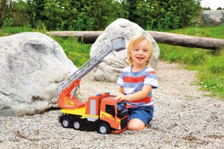 Construcción resistente preparada para jugar al aire libre