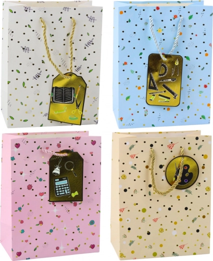 Elegante diseño escolar con detalles dorados