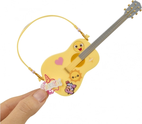 Guitarra amarilla icónica y vibra musical