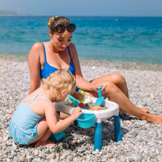 Juego 2 en 1: agua y arena