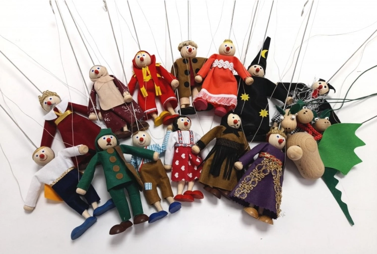 Marionetas artesanales con carácter