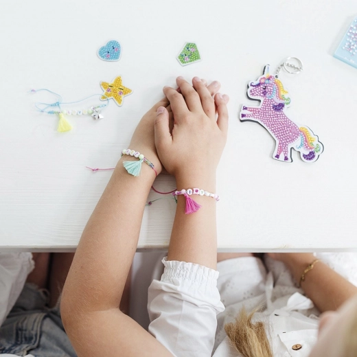 Pulseras con estilo con cuentas y colgantes