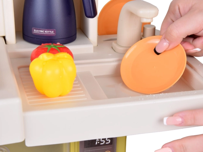 Agua realmente corriente en el fregadero