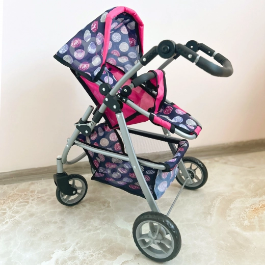 Cesta espaciosa y capota plegable