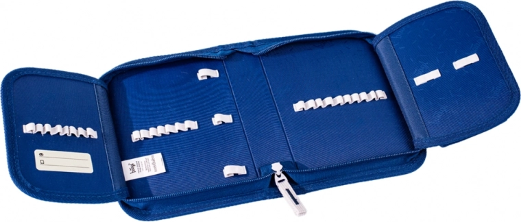 Estuche espacioso