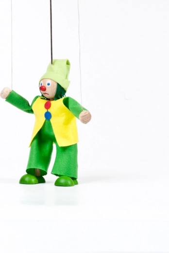 Marioneta artesanal de un taller protegido