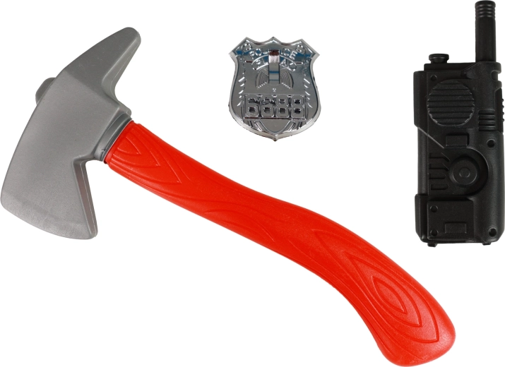 Listo para la acción: walkie-talkie y hacha