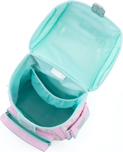 Interior espacioso y organizado