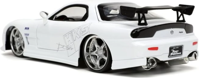 Carrocería metálica y detalles de precisión