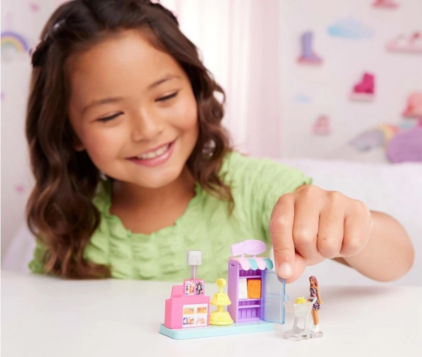 Mini muñeca BARBIE con base