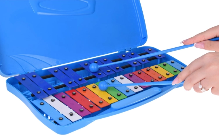 Dos baquetas y un sonido agradable y cálido