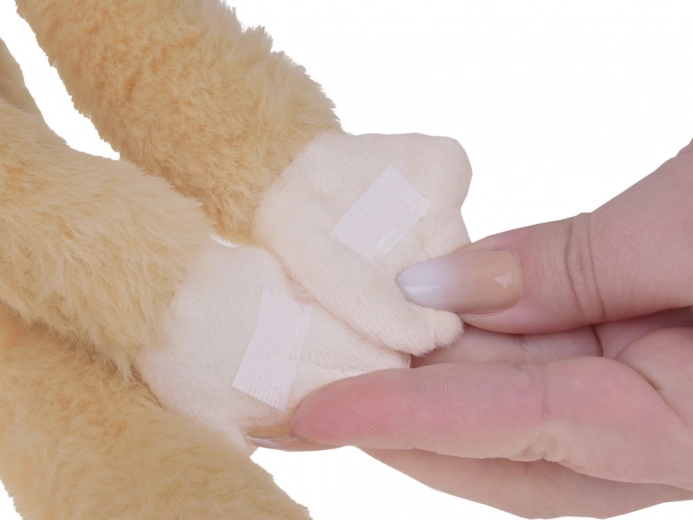 Velcro en las patitas para colgarlo fácilmente