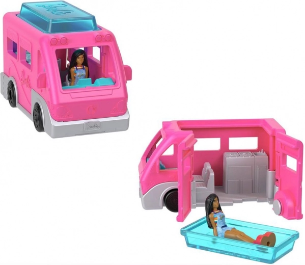 Mini cámper con elementos que se abren